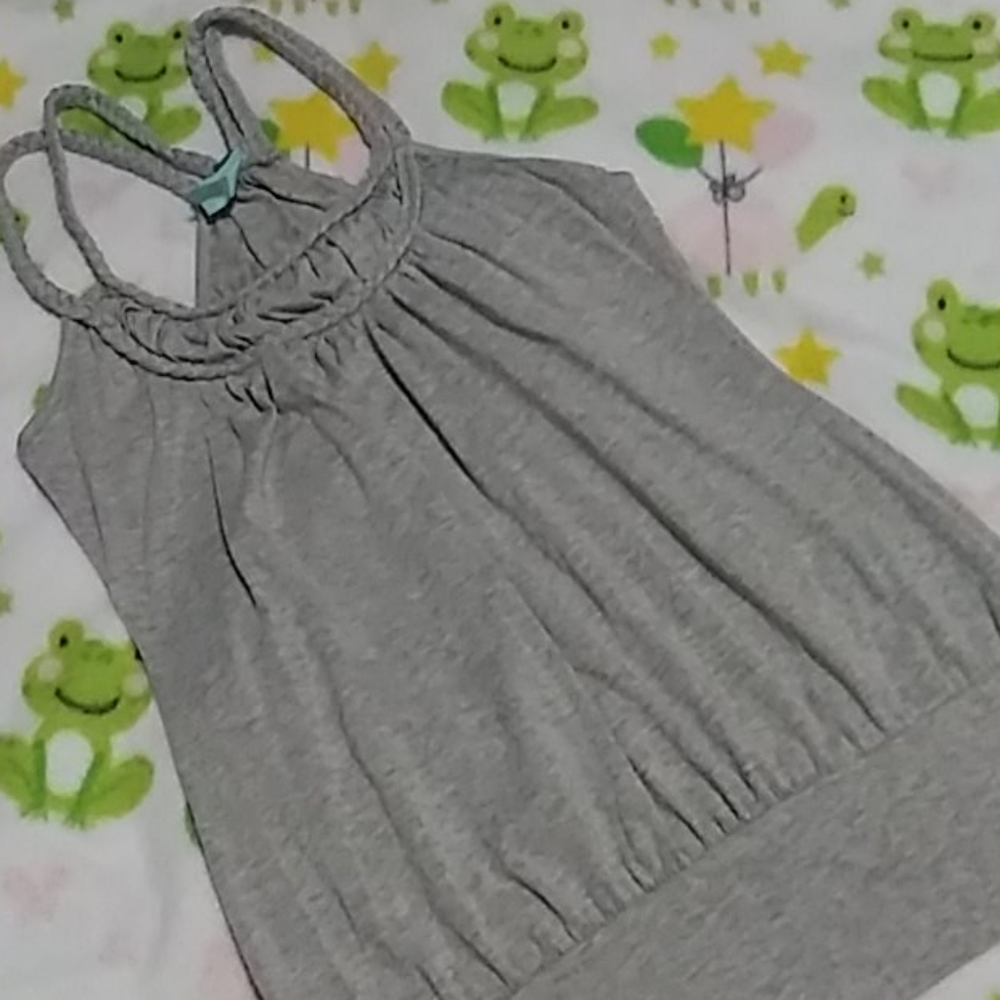 Zoah Design Grey tank top.